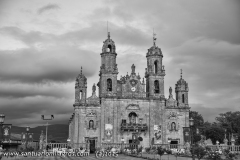 Santuario en Blanco y Negro