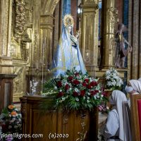 Saludando a la Virgen