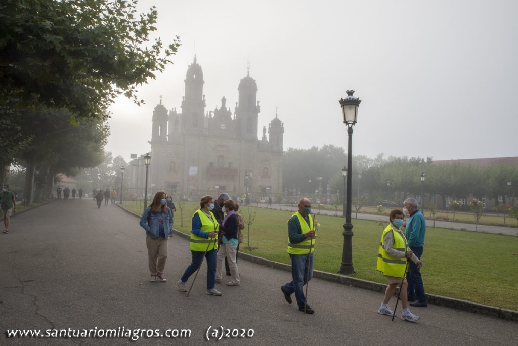 Mañana Niebla en el Santuario